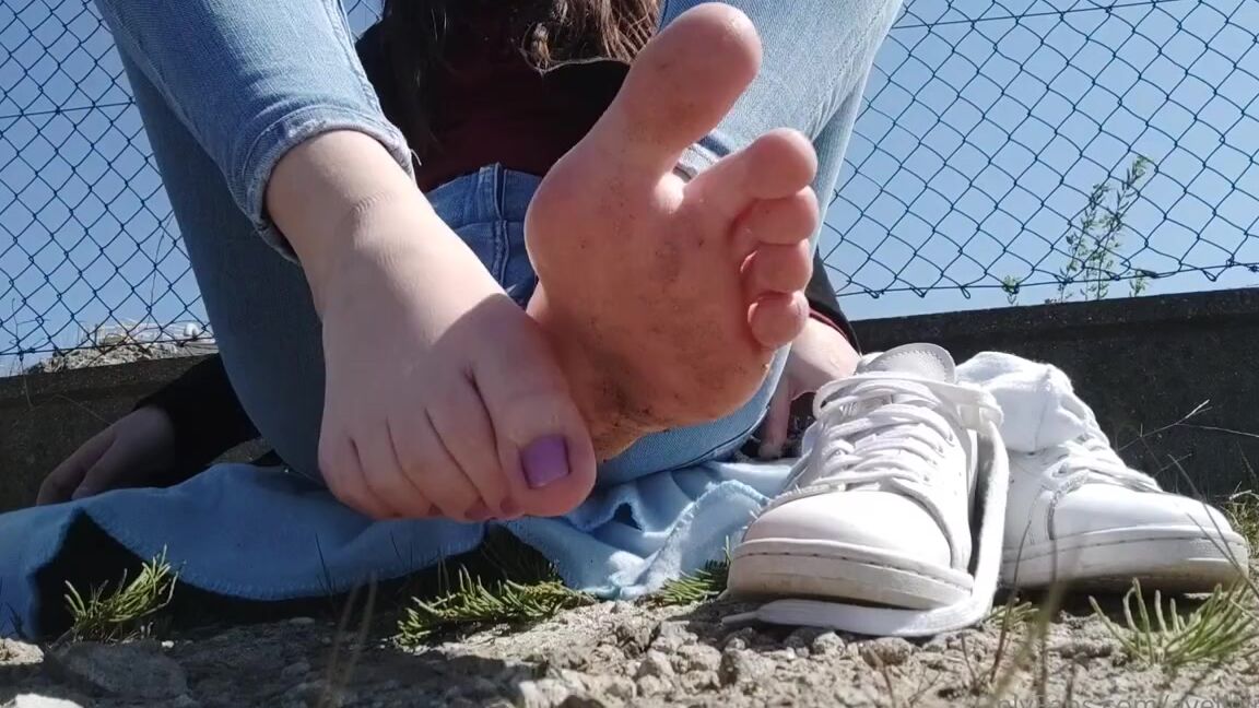 Ayellgirlfeet Nicknamed Ayellgirlfeet Onlyfans Hello Voil Une Jolie Vido Dans La Nature Rien Que Pour Vous Here Is A Nice Video In Nature Uwo