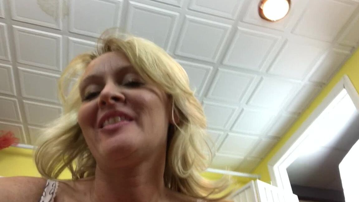 BuddahsPlayground - Lotion And Belly Button ManyVids