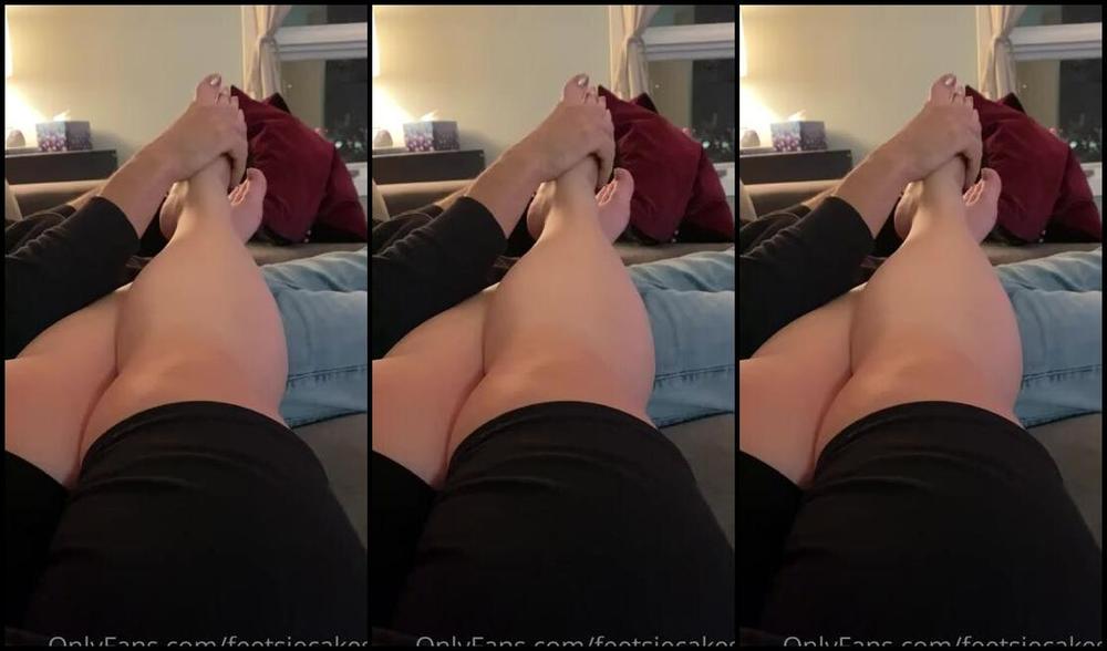 Caroline Aka Feetsiecakes Onlyfans One Of My Favourite Things Is To Have My Feet Rubbed And Tickled These Babies Definitely Need It