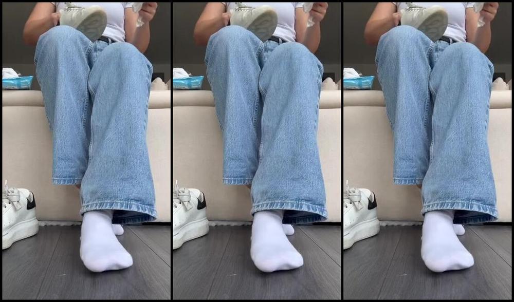 Sarina Jones Nicknamed Sarinajones 11 10 2024 Onlyfans Video Im Cleaning My Mcqueens