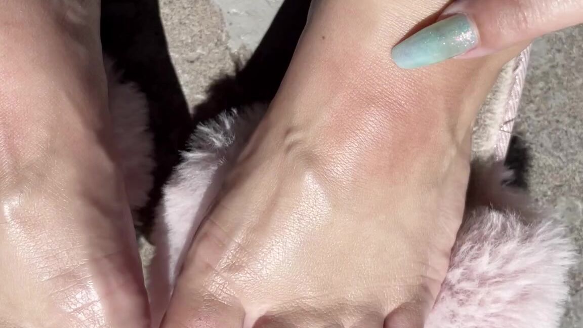 Aminamarie Onlyfans About To Eat And Then Upload More Bout To Flood My Page Pr