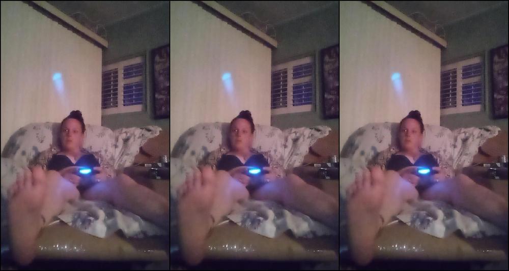 "PurpleDiamondxoxo" Playing Video Games, Game Girl, Thick White Girl, White Girl, Beautiful Girl, Feet, Feet Fetish, Milf Feet, Nice Legs, Thick Thigh, Thick And Curvy, Panty Tease, Panties, Cleavage, Busty, Suggest PurpleDiamondxoxo Roommate films m