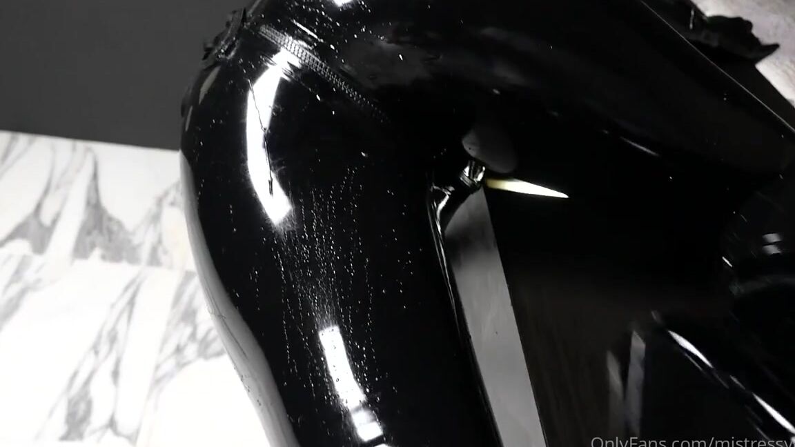 Mistressyouko Onlyfans Look How Sweaty I Get In Black Rubber Do You Want To Lick All It Up