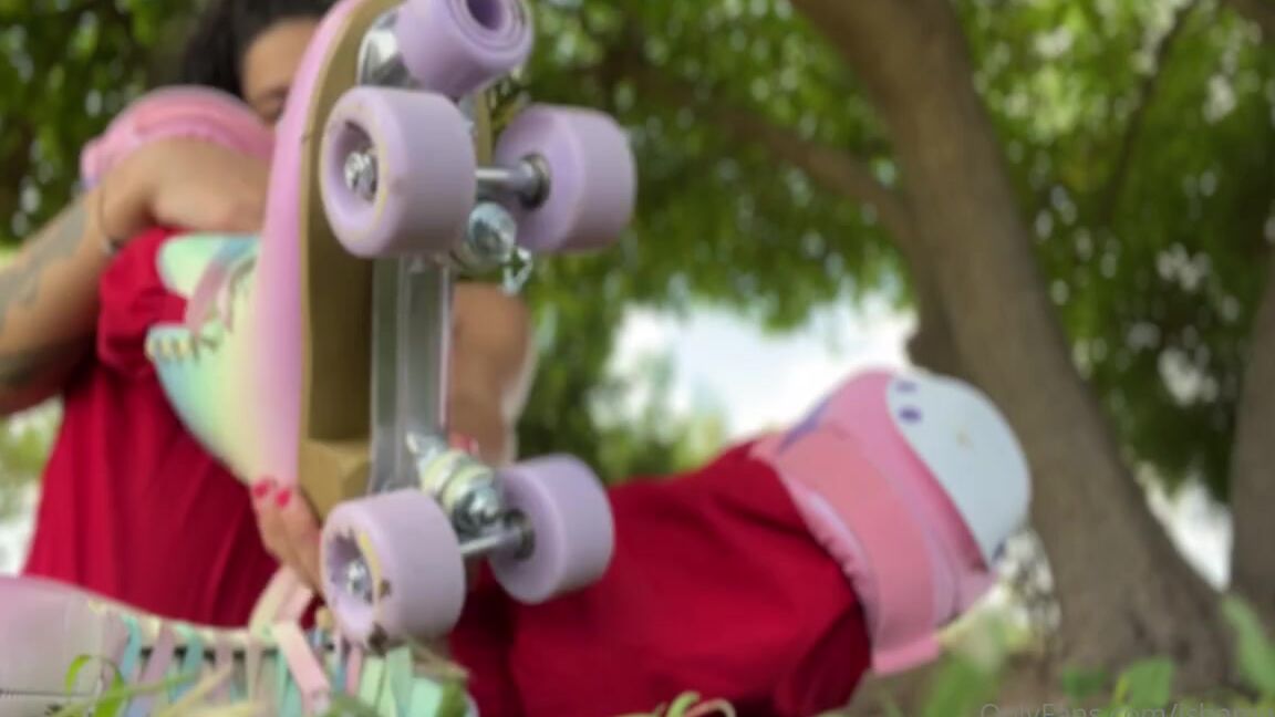 Ishameless Nicknamed Ishamelesss Onlyfans Got Myself A New Hobby And Heres Some Dirty Feet After A Roller Session