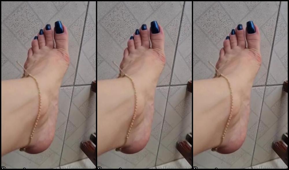 Feetbraga Onlyfans Feet Coming Out Sweaty And Soft From The Sneakers