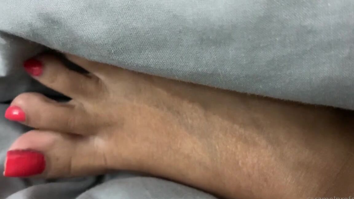 Puja Nicknamed Caramelprofessor Onlyfans Guess What I M Watching