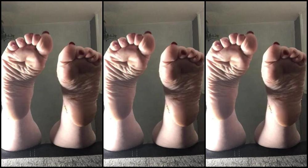 Joeyofarches Nicknamed Joeyofarches Onlyfans Can I Put My Meaty Soft Deep Wrinkled Feet On Your Face Flexing My Pink Soles And Pointing