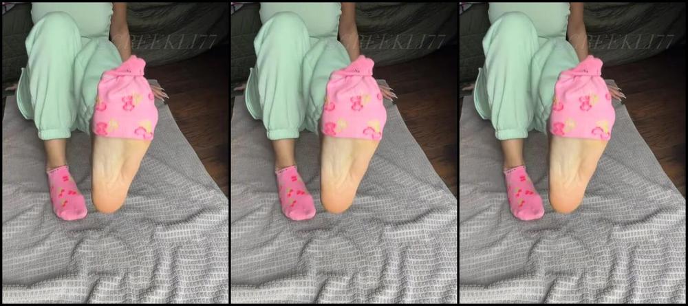 Greek Goddess Li Aka Greekli77 Onlyfans Sock Removal Video This Lighting Shows Off How Soft My Soles Are And How Beautiful My Skin Tone