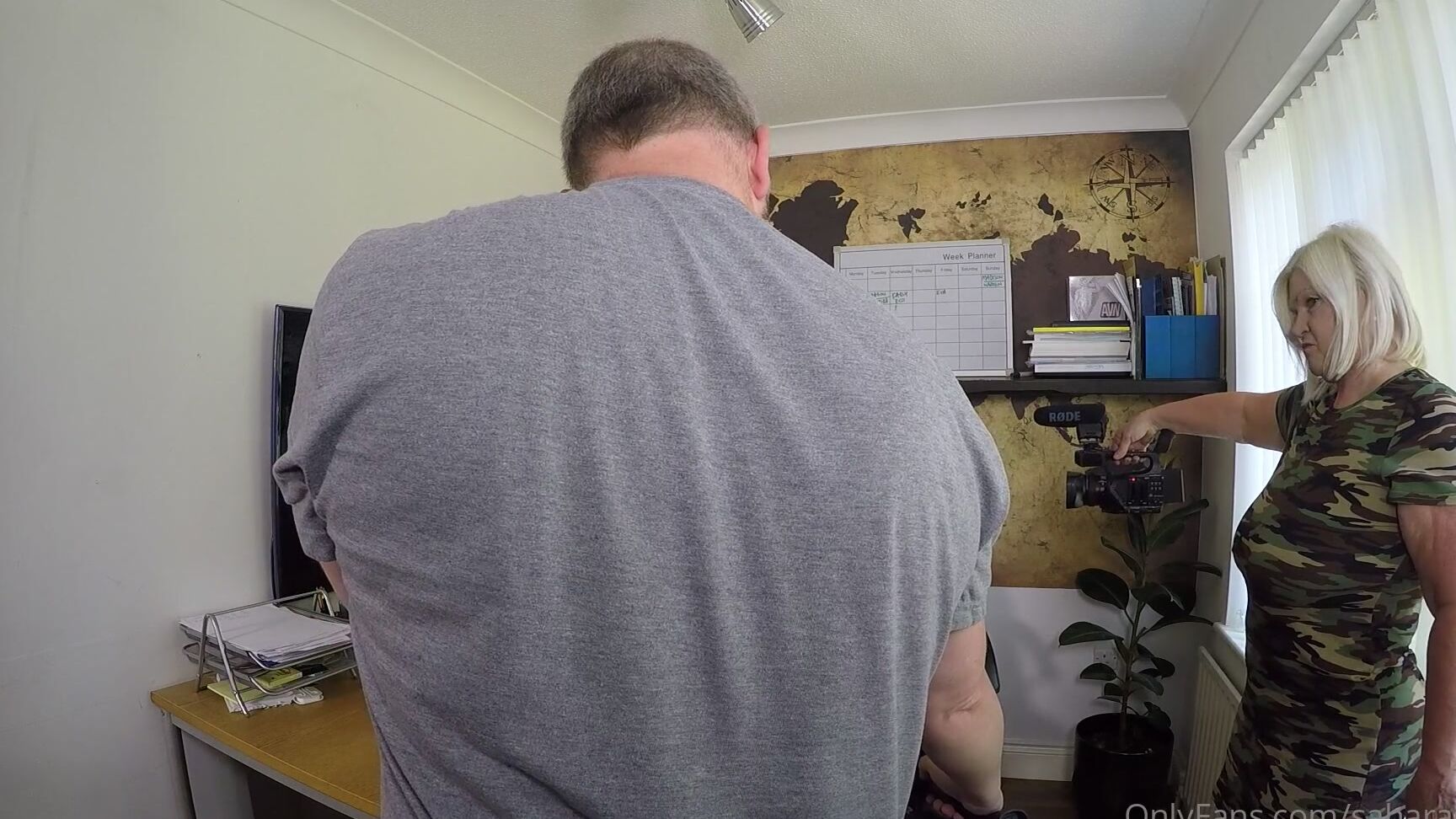 saharaknite-27-06-2020-472496815-an-exclusive-look-behind-the-scenes-of-one-of-my-shoots-with-madisonstuartx