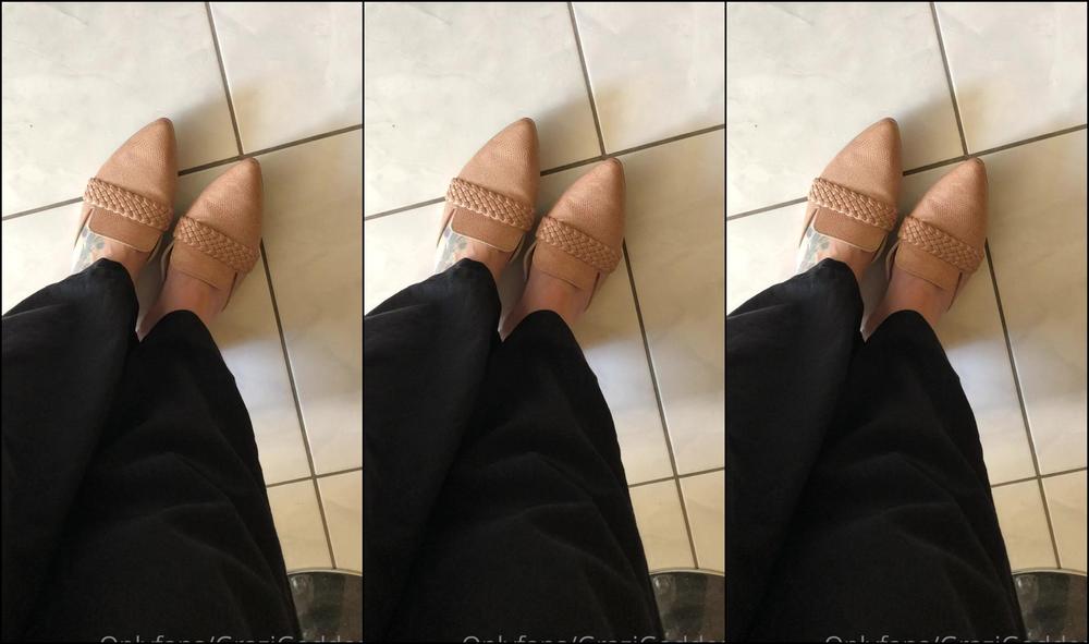 Grazigoddess 2476208931 06 17 2022 Sniffing