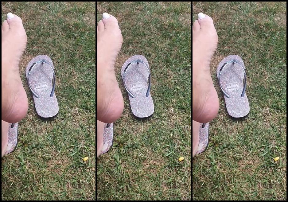 Sarahh B Nicknamed Sarahh B Onlyfans Cone Play Footsie With Them Flip Flops