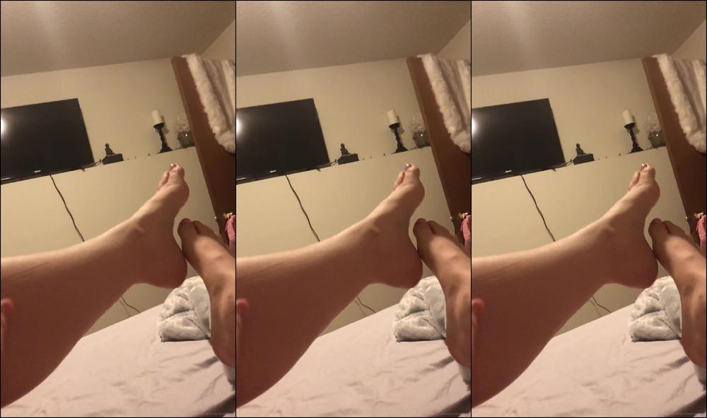 Lanaxreign You Should Be Rubbing