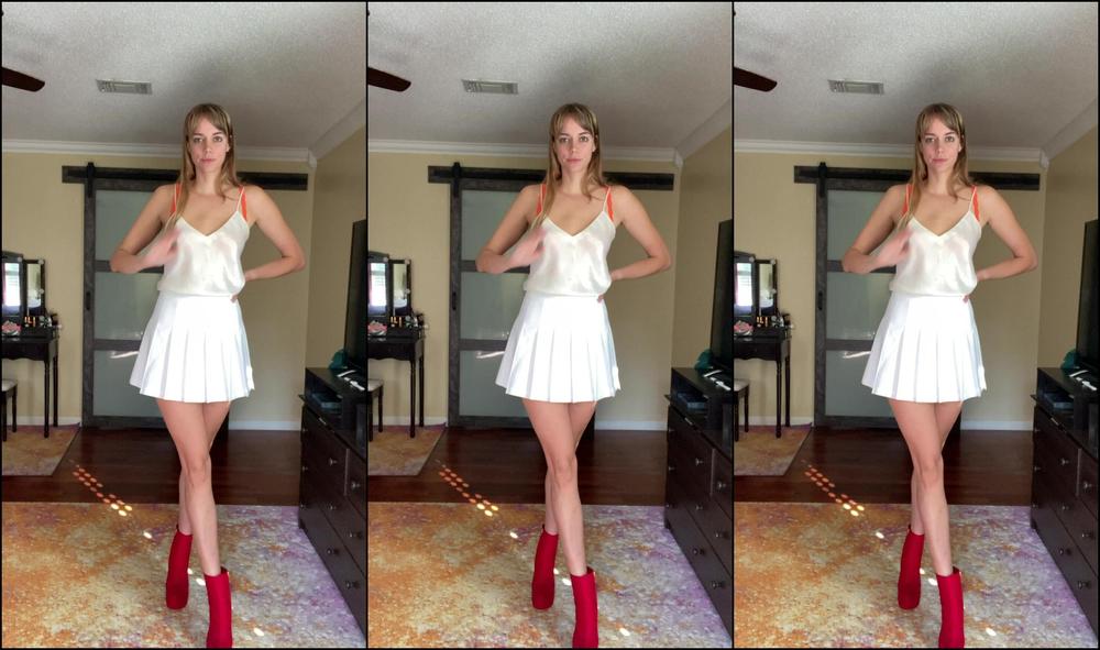 Goddesstalltasha 2231845031 09 27 2021 Video You Approach Me To Ask For Directions And Become Awestruck By My Height And Have