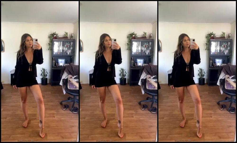 Rose Darling Nicknamed Gl0Ryt0Ez Foot Fetish 11 12 2022 Onlyfans Video A Short Story About You Crawling Towards Me On All Fours