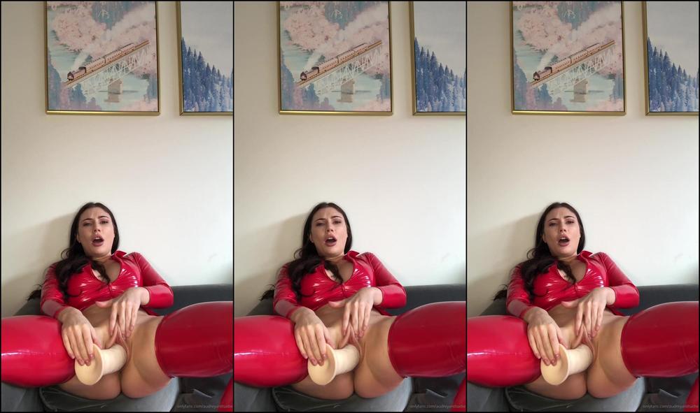 Audreyandsadie Latex Suit Fucking My Pussy Hard With The Thickest Cock It Doesn T Fit All The Way Ins