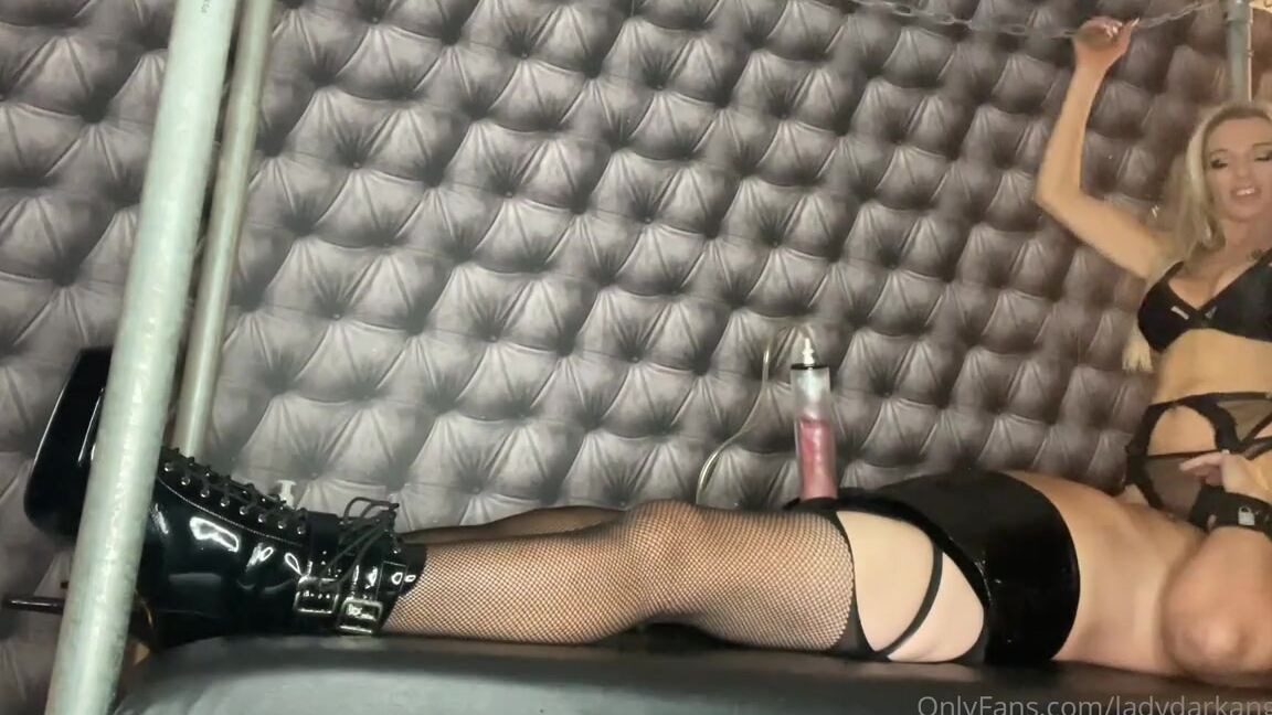 Ladydarkangeluk Onlyfans Teasing My Slave And Pump Missagold