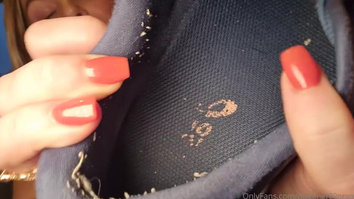 The Foot Queen Of England Aka Queengf90Premium Onlyfans Smelly Foot Fun