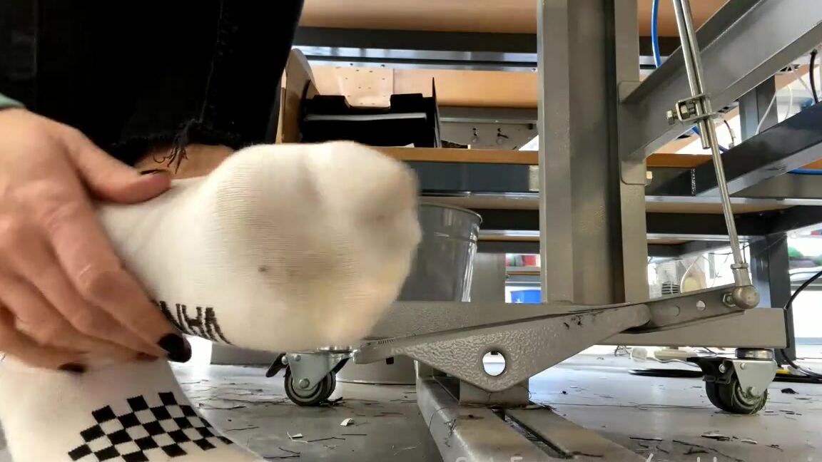 Goddesssuzie26 Onlyfans Stream Started At 01312022 1211 Pm Operating My Machine With No Shoes On Look How Dirty Those Socks