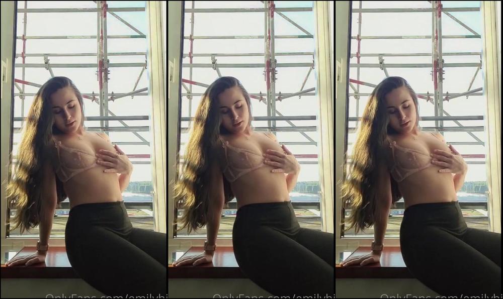 emilyhill-27-05-2021-2120617630-hope-you-have-a-good-day-maybe-watching-me-undress-would-help-with-that