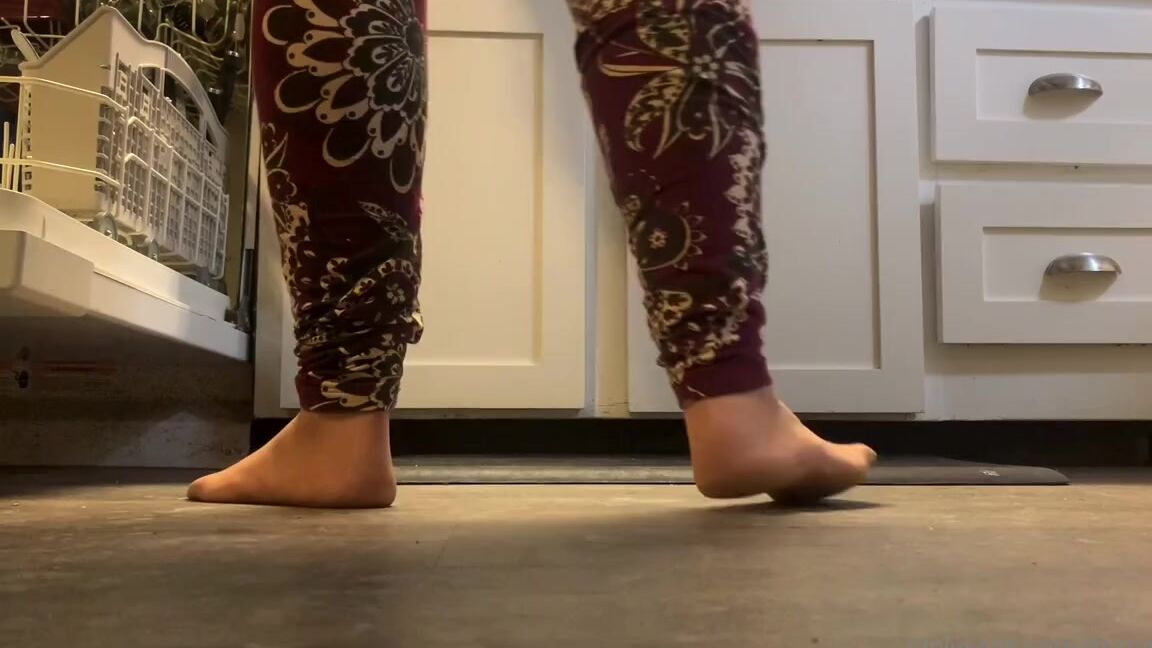 Shawna Nicknamed Granitegirl Onlyfans Putting Away Dishes In My Pantyhose Feet