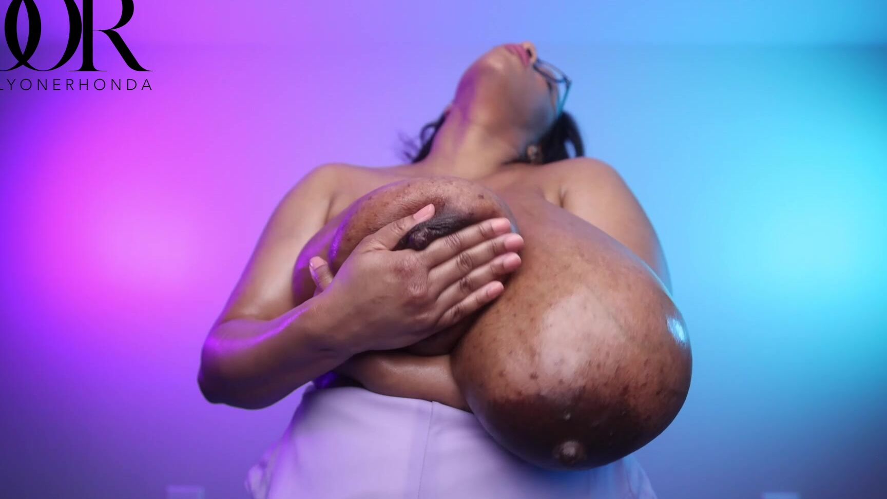 Onlyonerhonda 2775812845 02 15 2023 Full Video Of Version Fun Bags Using Lots Of Oil Rubbing Squeezing Lifting Shaking And Aggressively