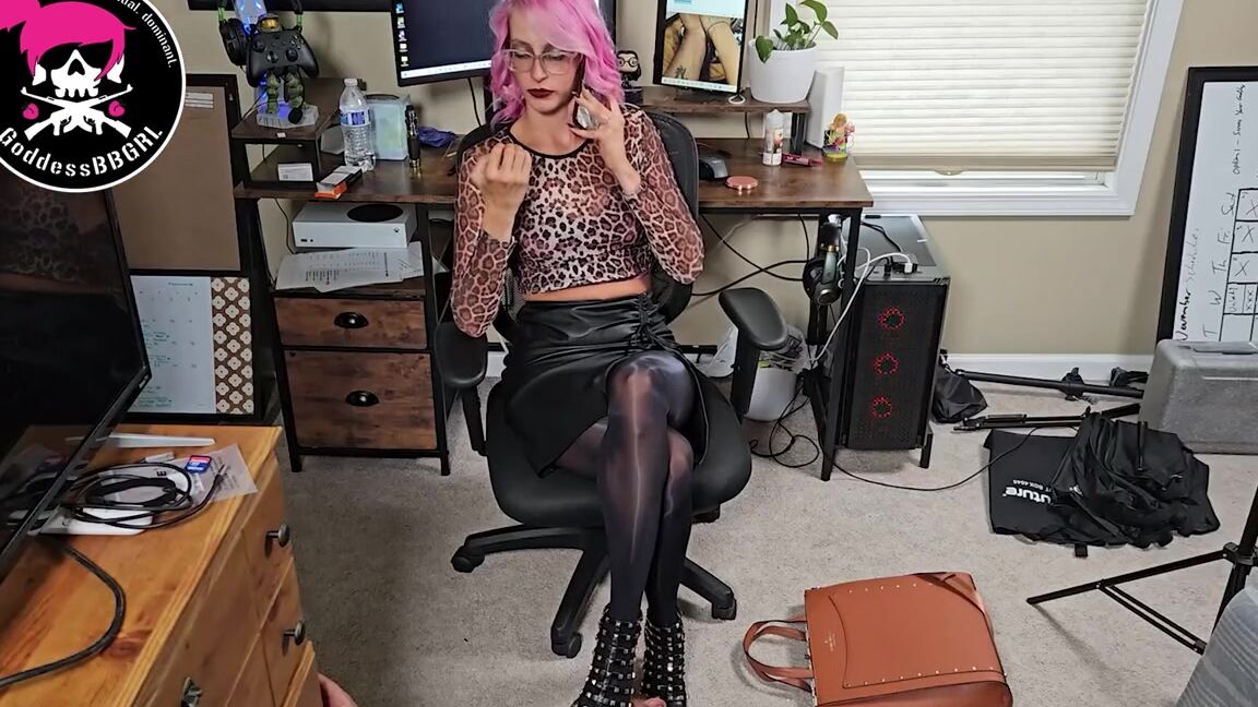 Goddessbbgrl Onlyfans The Office Footbitch 3 Tough First Day On The Job We Had A Meeting This Morning A Very Important