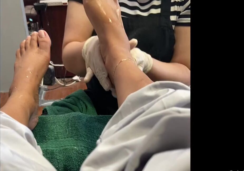 Solelessky Onlyfans Take A Trip With Me To The Nail Salon 1
