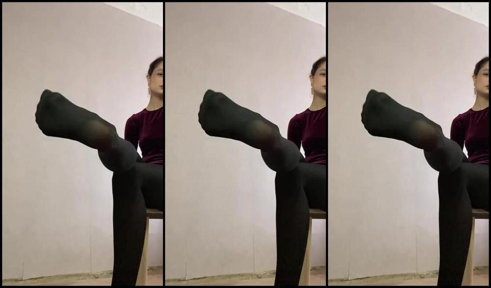 Marta Petarda Nicknamed Itsmartapetarda 12 24 2023 Onlyfans Video Just Enjoy 3 Minutes My Fragrant Sexy Black Pantyhose