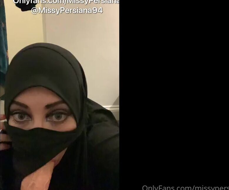 Fairuzapersiana Onlyfans Bought 2 Squirting Dildos 1 Was Faulty 2Nd 1 Had No Syringe Amp Had To Order