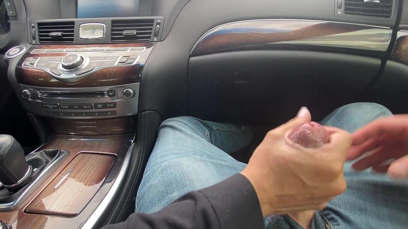 Я Даю Ручную Работу Во Время Вождения Для Uber Заставляю Его Кончать Везде Pornhub Com