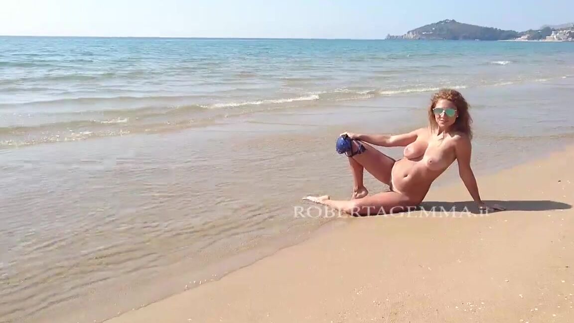 Roberta Gemma Onlyfans Nuda Tra La Gente Come Puo Andare A Finire Video