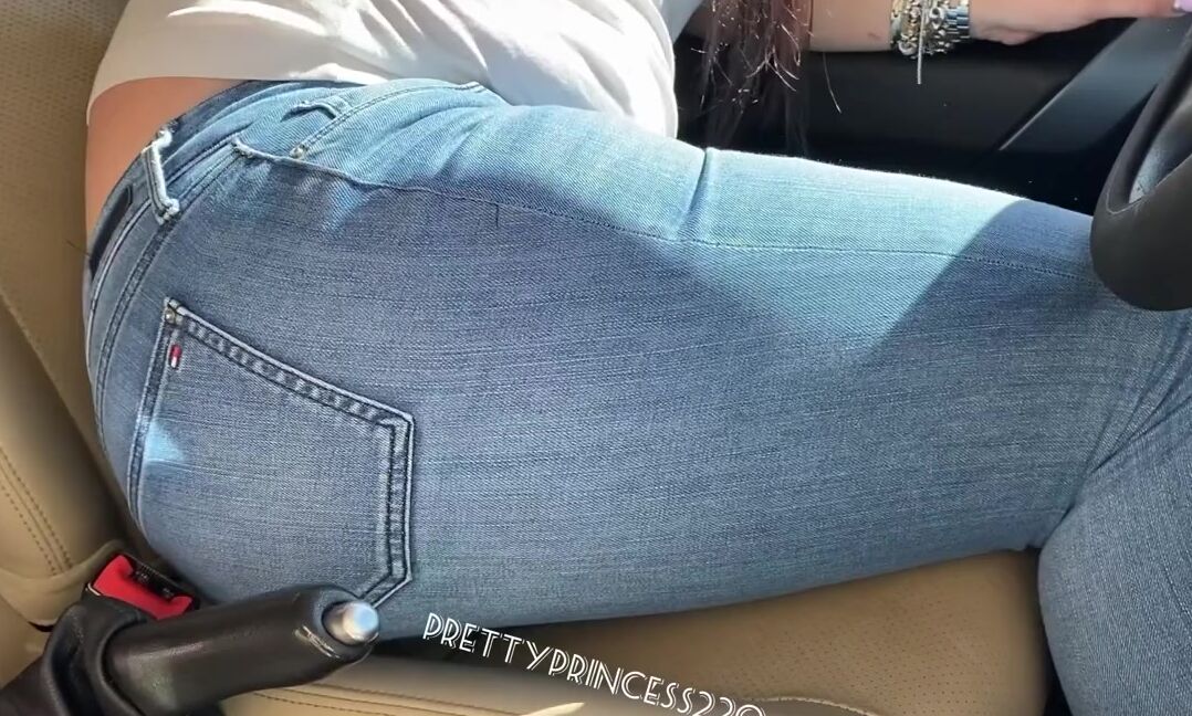 Prettyprincess220 03 23 2023 Onlyfans Video Farting In Car