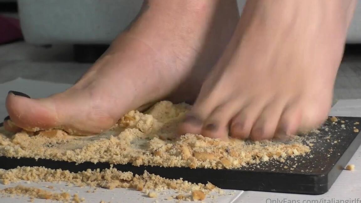 Italian Girlfriend Nicknamed Italiangirlfriend 07 14 2022 Onlyfans Video That Tin Can Cant Resist Me