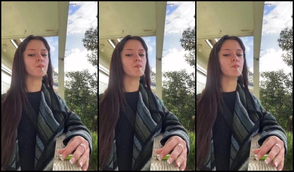 Miss Cane Nicknamed Itsmisscane Onlyfans Getting Some Fresh Air