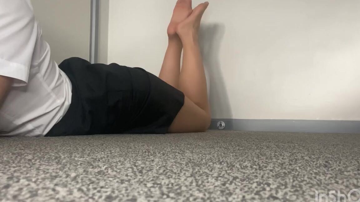 Naughty Nylons Nicknamed Naughtynylons Onlyfans How I Like To End My Day Enjoying My In Sweaty Nylons D