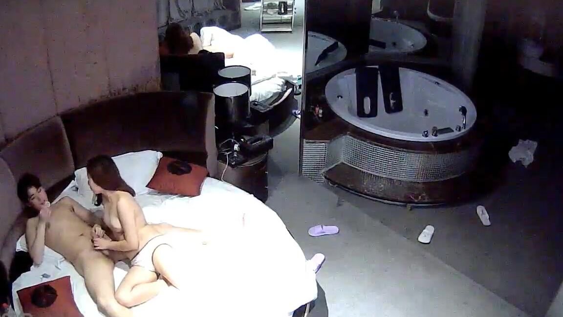 Asian Hidden Camera Couples Escorts 86809