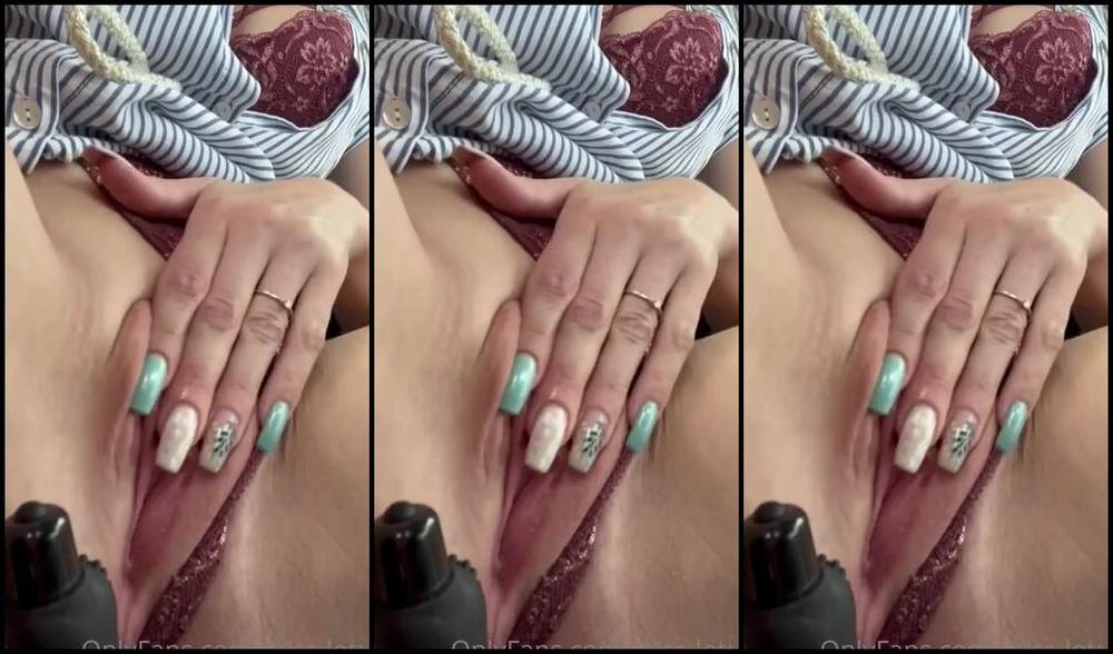 Miss Lotus Nicknamed Miss Lotus 06 29 2023 Onlyfans Video Petite Exhibe Au Rayon Vin Du Magasin Jetais Tellement Excitee De Faire Mes Courses Avec