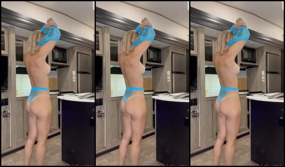 Vicky Stark Nicknamed Vickystark 09 04 2022 Onlyfans Video Two Piece Lingerie Try On V