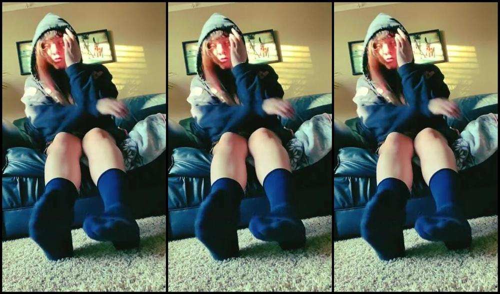 Gaptoothgirl Nicknamed Gaptoothgirl 02 24 2024 Onlyfans Video St Patricks Day Nails Already I Did Them Myself With A Nail Brush Decorating Kit And