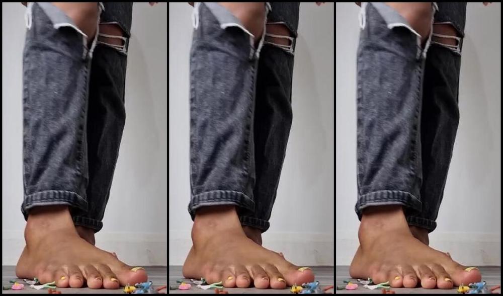 Ceceprincesstoes Nicknamed Cecesprincesstoes 07 06 2022 Onlyfans Video Watch Me Crush A Small Village Of Tinies Ill Step On Them All And All You