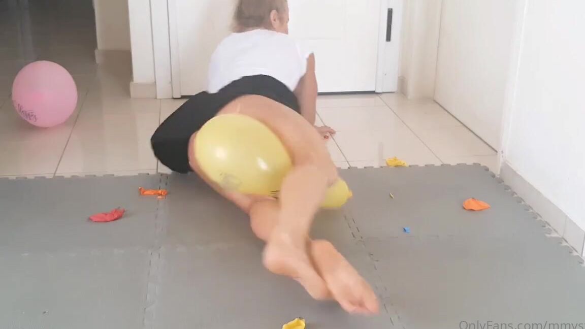 Madam Mysteria Nicknamed Mmysteria Femdom 07 14 2021 Onlyfans Video Balloons Squeeze Custom Video