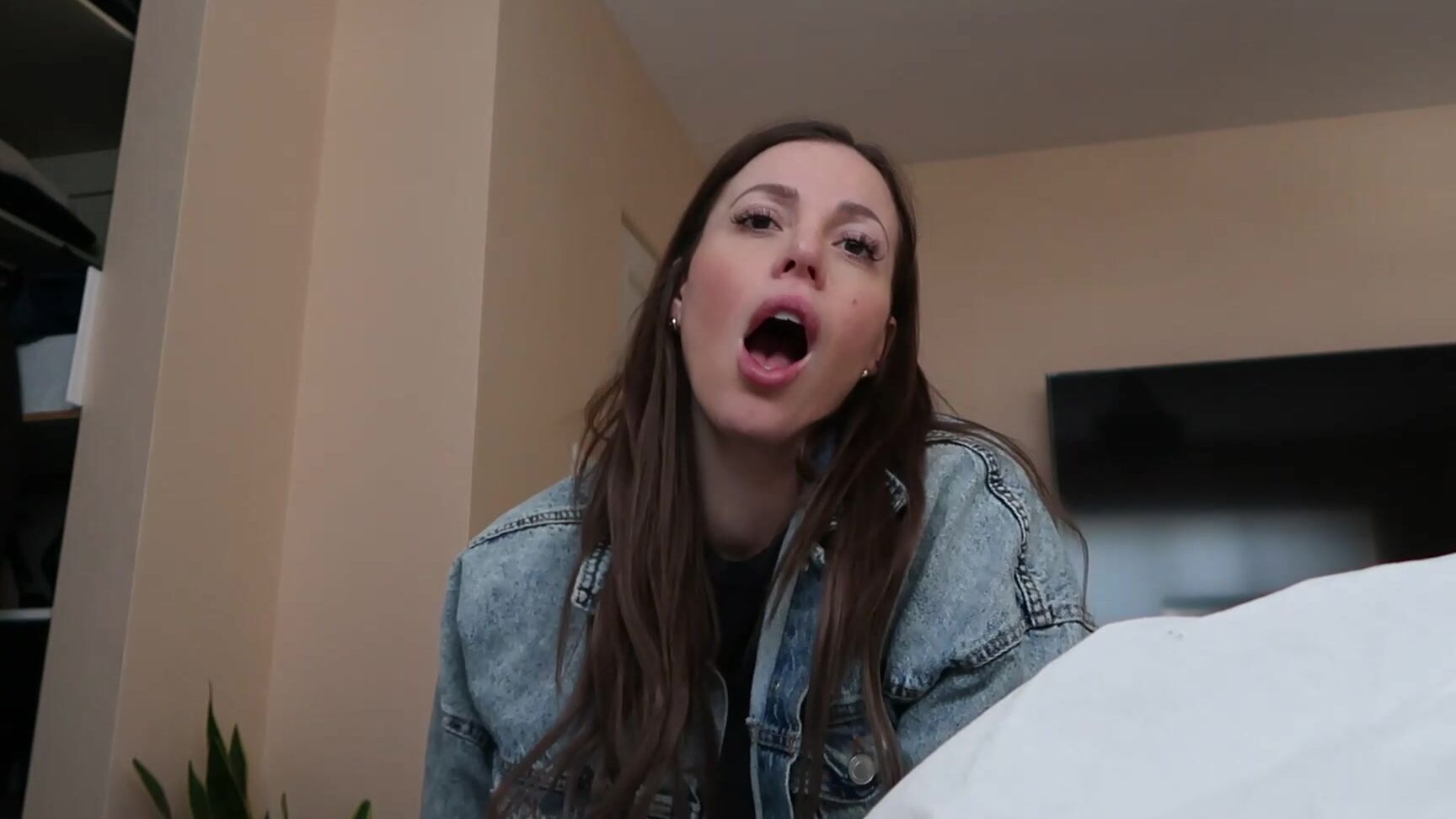 "yogabella" dirtytalking, masturbation, masturbationencouragement, mommyroleplay, taboo Caught Son Masturbating manyvids