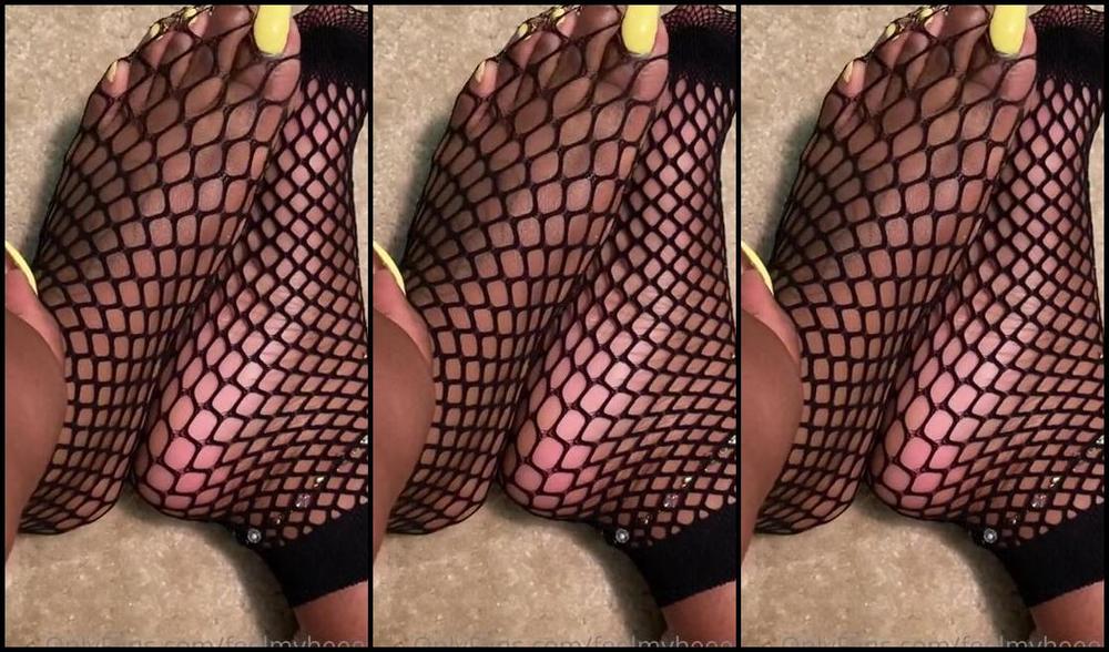Goddess Smokey Nicknamed Goddesssmokeyyy Onlyfans Late Night Fishnet Play 1