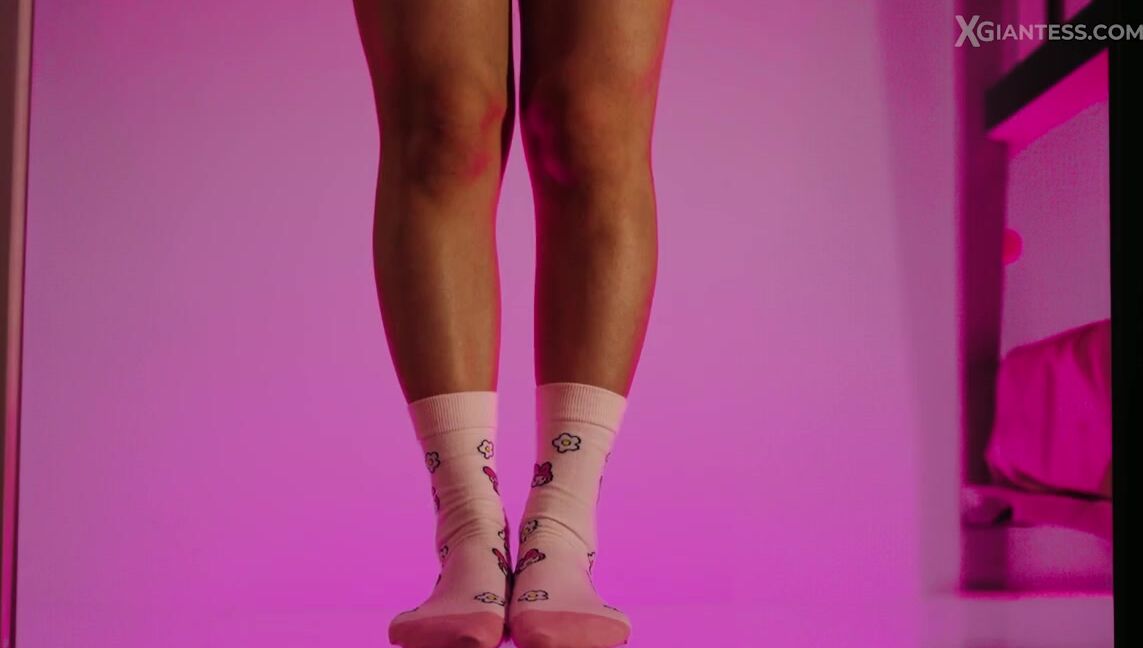 Giantess Ella Nicknamed Giantessella 10 25 2024 Onlyfans Video Story Youre Dream Was Always To Get Crushed By Your Girlfriends Feet But She Couldnt Do