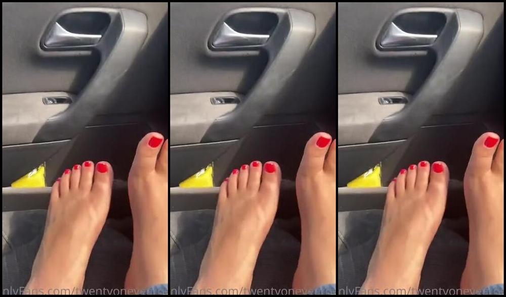 Finebritishfeet Nicknamed Tickletoesuk 05 25 2020 Onlyfans Video My Car Feet Are Sooo Sore And Sweaty Today