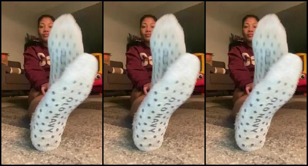 Hervasoles Nicknamed Hervanillasoles 02 08 2023 Onlyfans Video Sock Removal