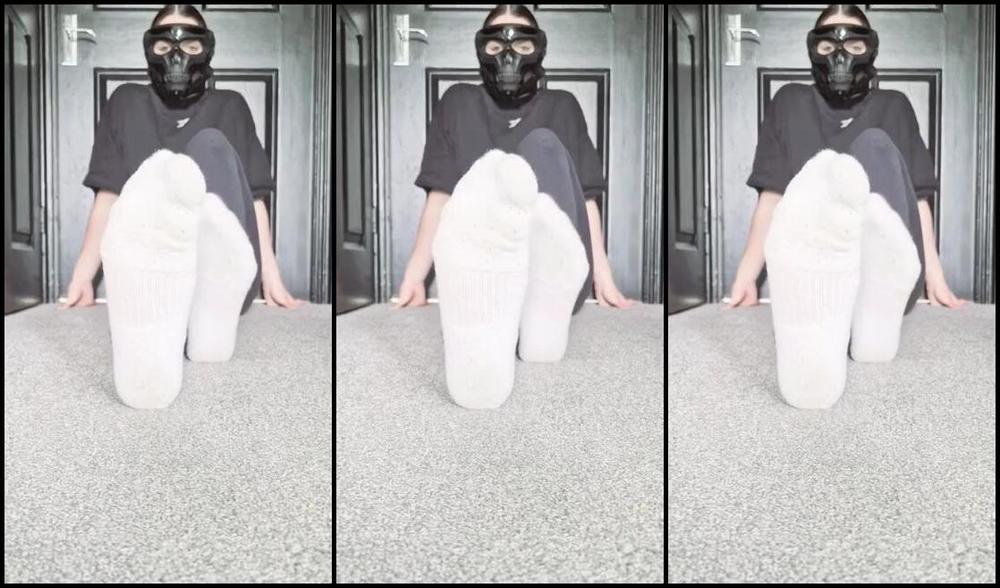 Morgans Soles Nicknamed Morganssoles15 06 19 2024 Onlyfans Video Taking My Socks Off After A Sweaty Gym Session