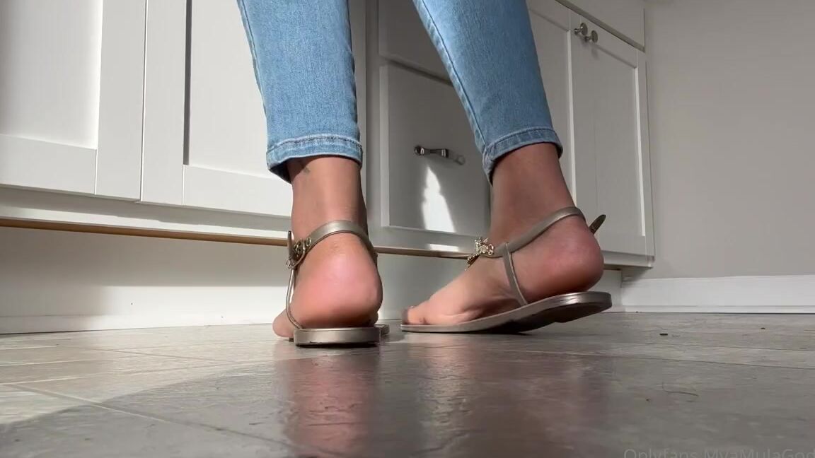 Mya Mula Nicknamed Myamulagoddess Onlyfans Foot Tapping