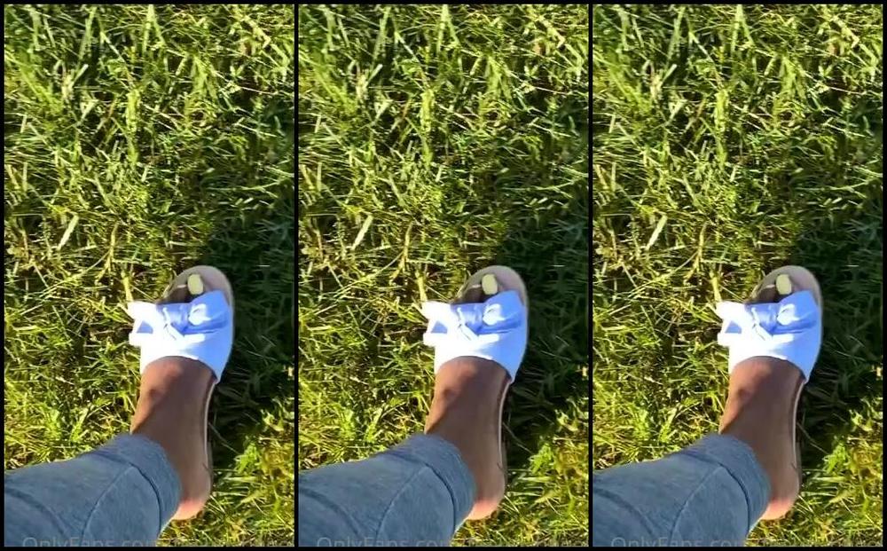 Goddess Smokey Nicknamed Goddesssmokeyyy Onlyfans Walking In Flip Flops In The Cold Wet Grass 1