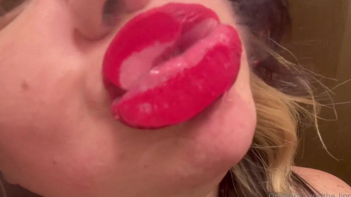 The Lipnotist Nicknamed The Lipnotist 04 28 2022 Onlyfans Video Worship My Red Juicy Lips